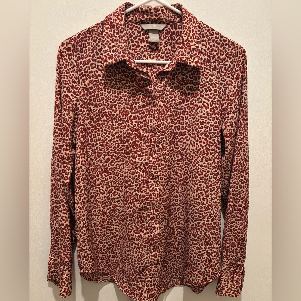 H&M Red Leopard Animal Print Button Down Shirt Sz 2